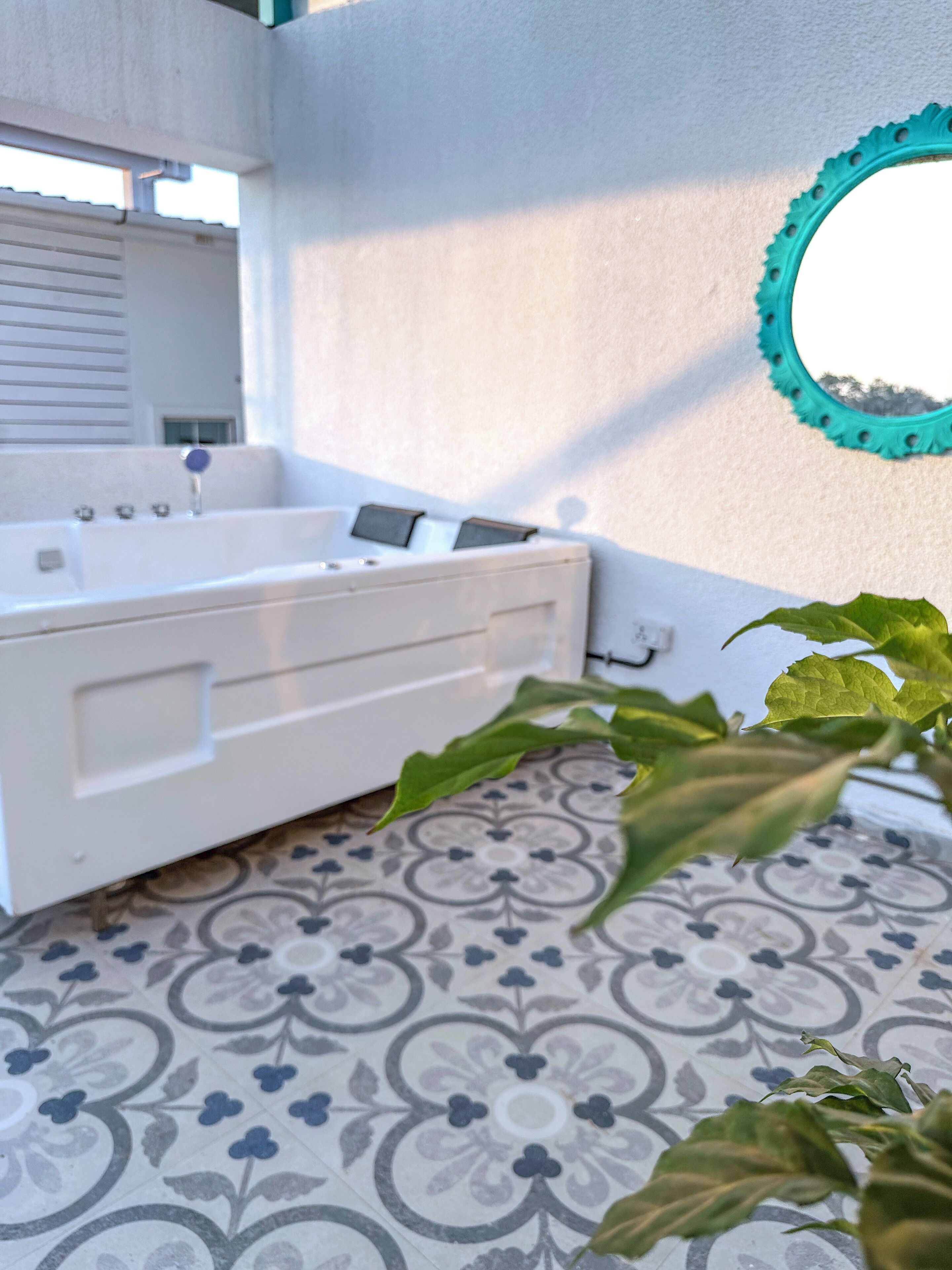 Luxury Room, Mountain View | Jetted bathtub