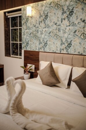 โต๊ะทำงาน, พื้นที่ทำงานแบบใช้แล็ปท็อป, Wi-Fi ฟรี