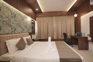 Premium Room, City View | Desk, laptop workspace, free WiFi - High Five (Assagao)