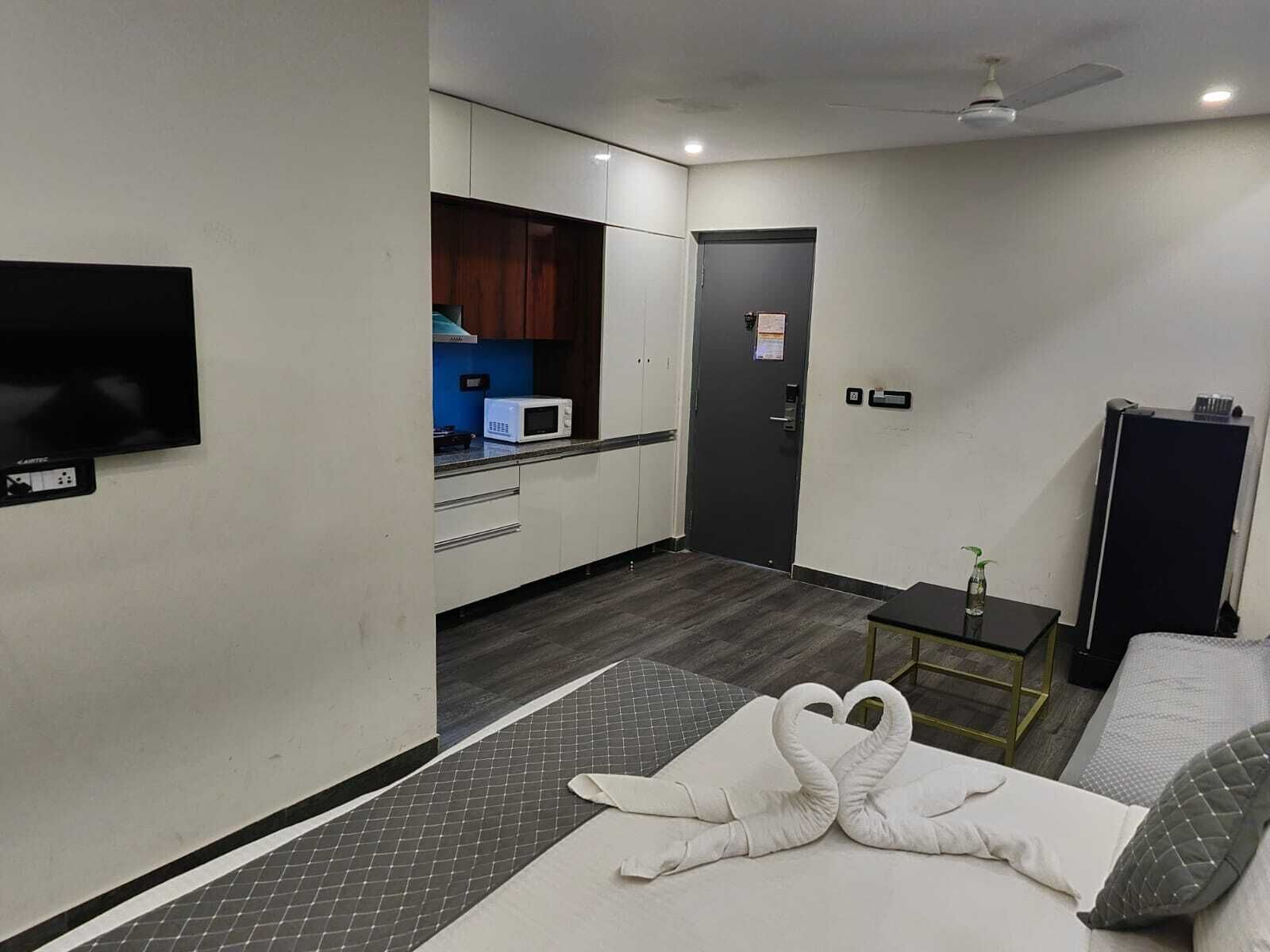 Estudio Deluxe | Tabla de planchar con plancha y wifi gratis 