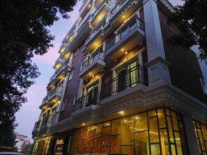 Kiến trúc tòa nhà