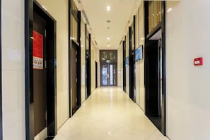 Lift - Vivian Boutique The Botanica Residence (Tan Son Hoa)