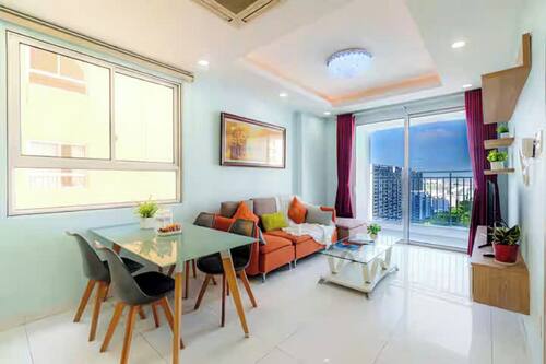 Suite Présidentielle, 2 chambres, accès au salon club, vue ville | Vue de la chambre
