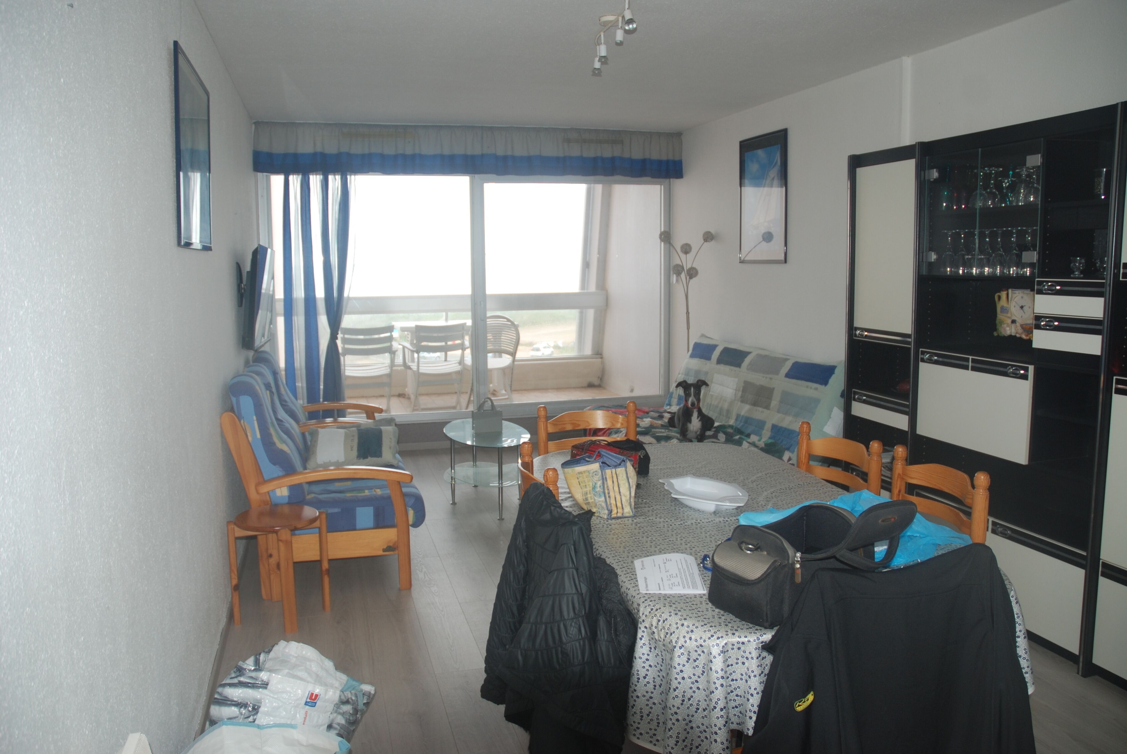 Iron/ironing board, internet, bed sheets