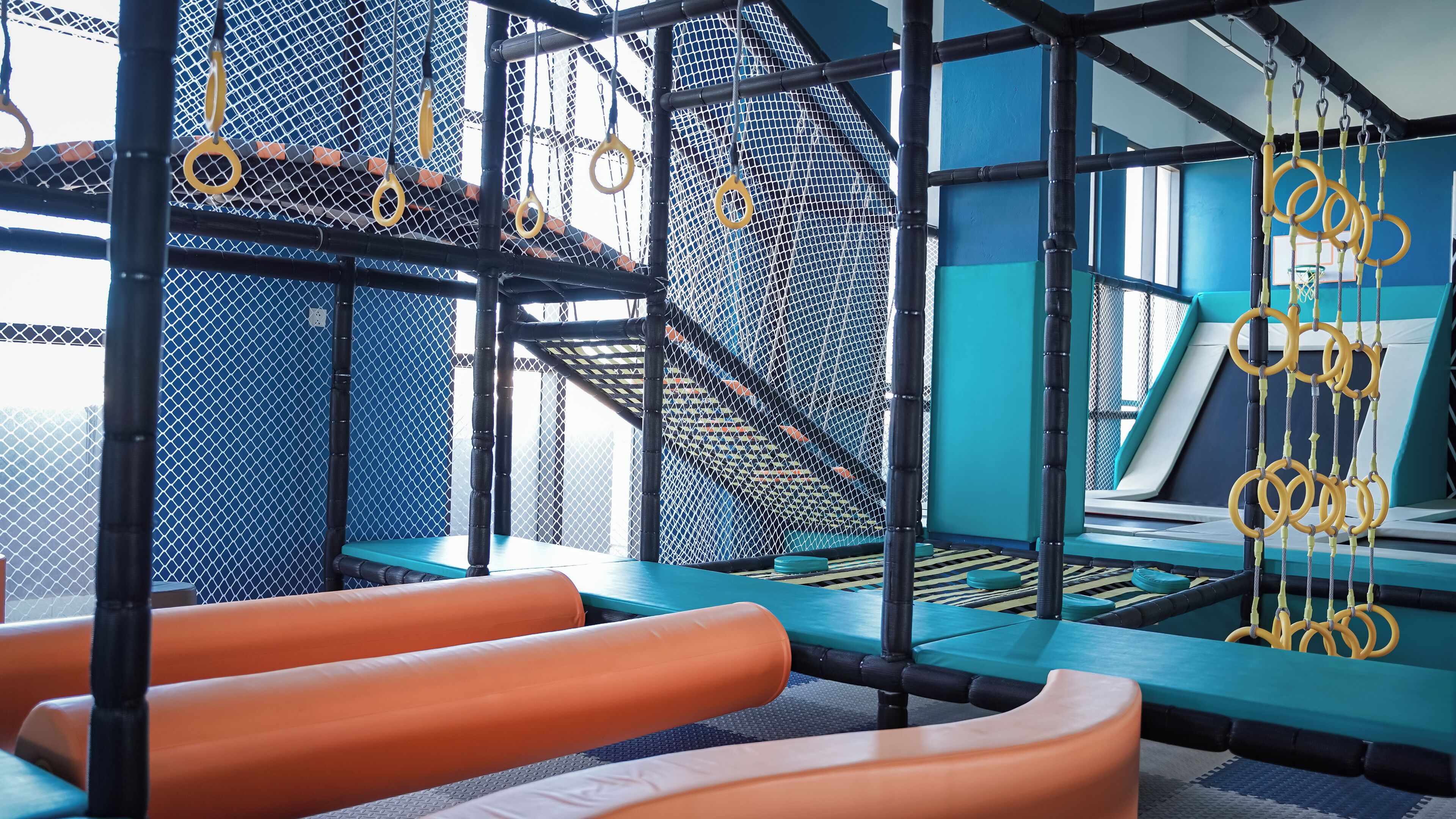 Área de juegos infantiles bajo techo