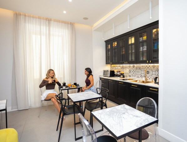 Bao gồm bữa sáng kiểu Âu hàng ngày