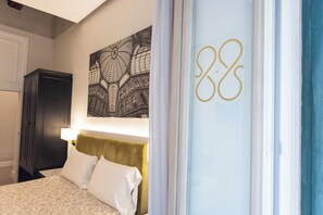 Standard Double Room, Non Smoking, Balcony | In-room safe, desk, free WiFi - L'Infinito88 Charmant rooms (Naples)
