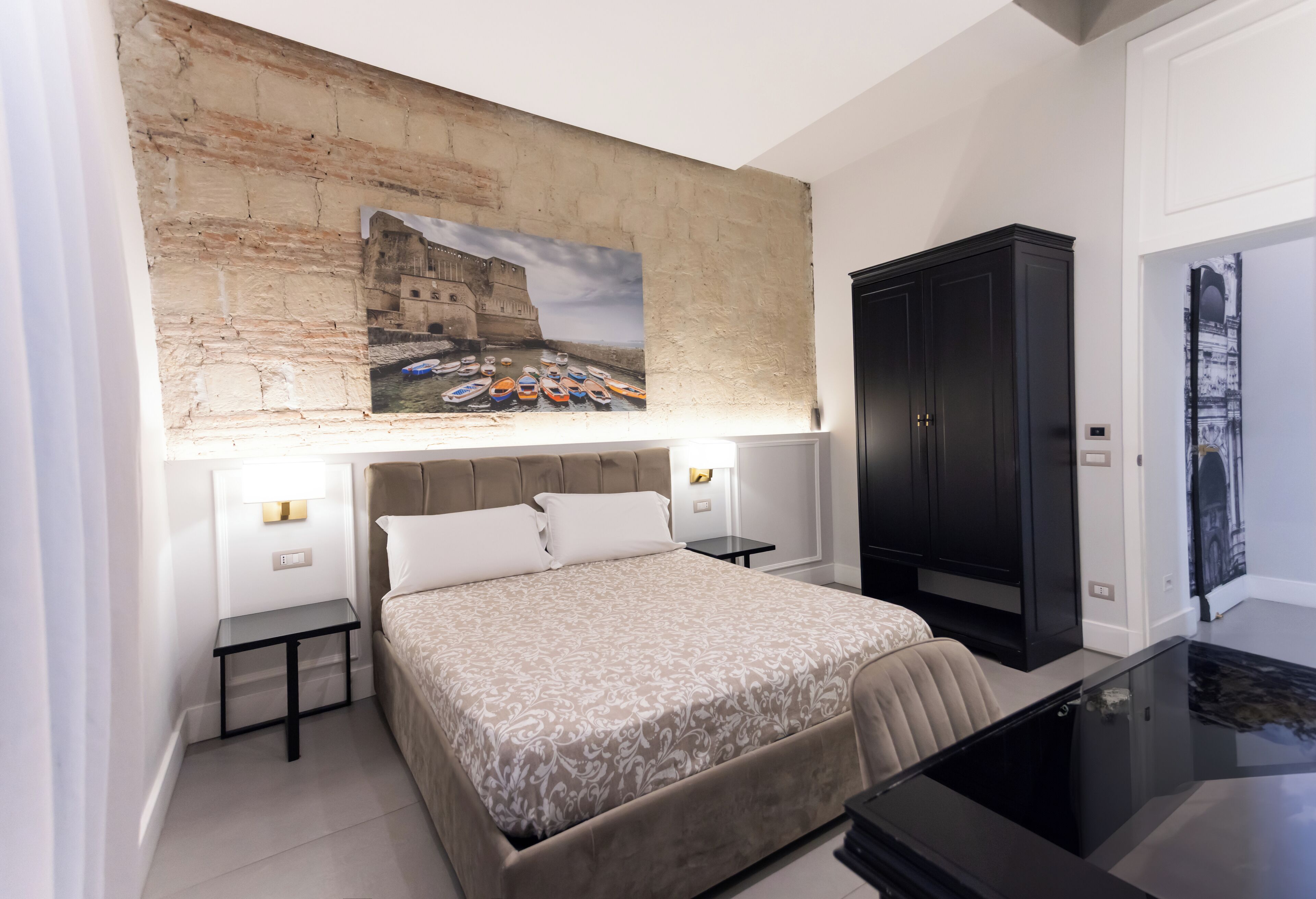 Doppia Superior, 1 letto king, non fumatori, bagno privato | Una cassaforte in camera, una scrivania, Wi-Fi gratuito