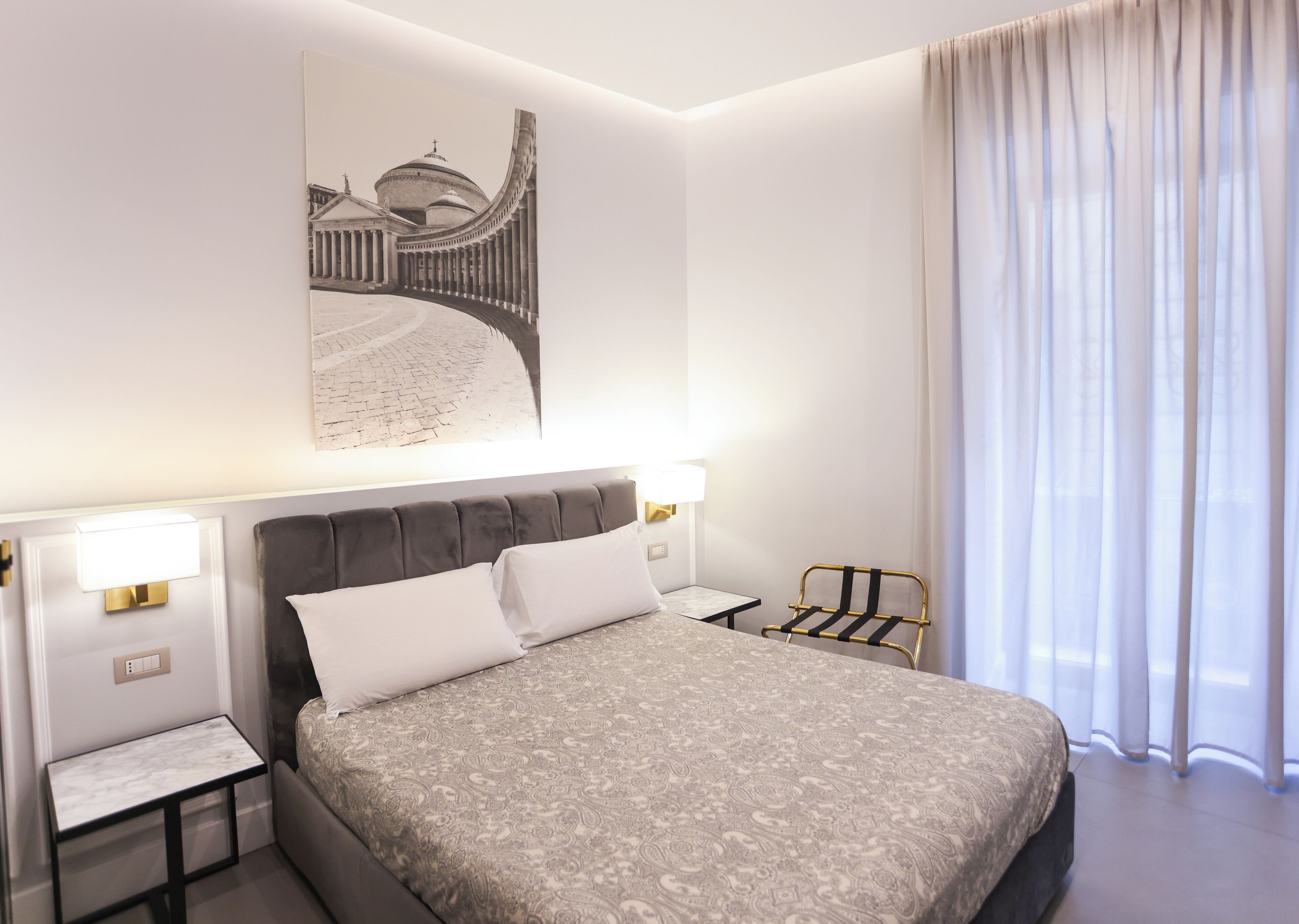 Doppia Comfort, 1 letto king, non fumatori, bagno privato | Una cassaforte in camera, una scrivania, Wi-Fi gratuito