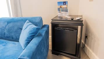 Deluxe Triple Room, Non Smoking, Balcony | In-room safe, desk, free WiFi