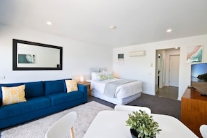 Interior - Bay View - Ocean Nest (Lorne)