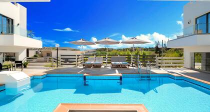 Pnoe Beachside Studio