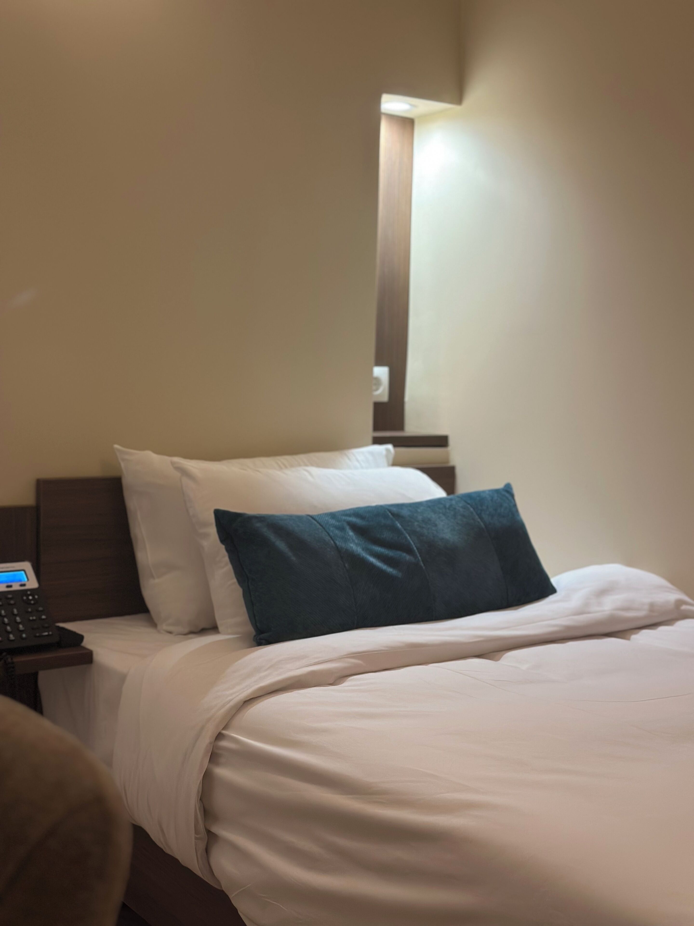 Standard Single Room, Ground Floor | In-room safe, desk, laptop workspace, blackout curtains