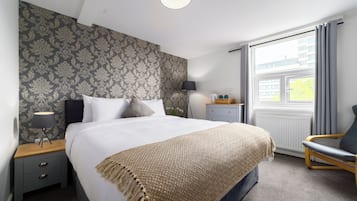 Luxury Double Room, 1 King Bed | Desk, laptop workspace, iron/ironing board, free WiFi