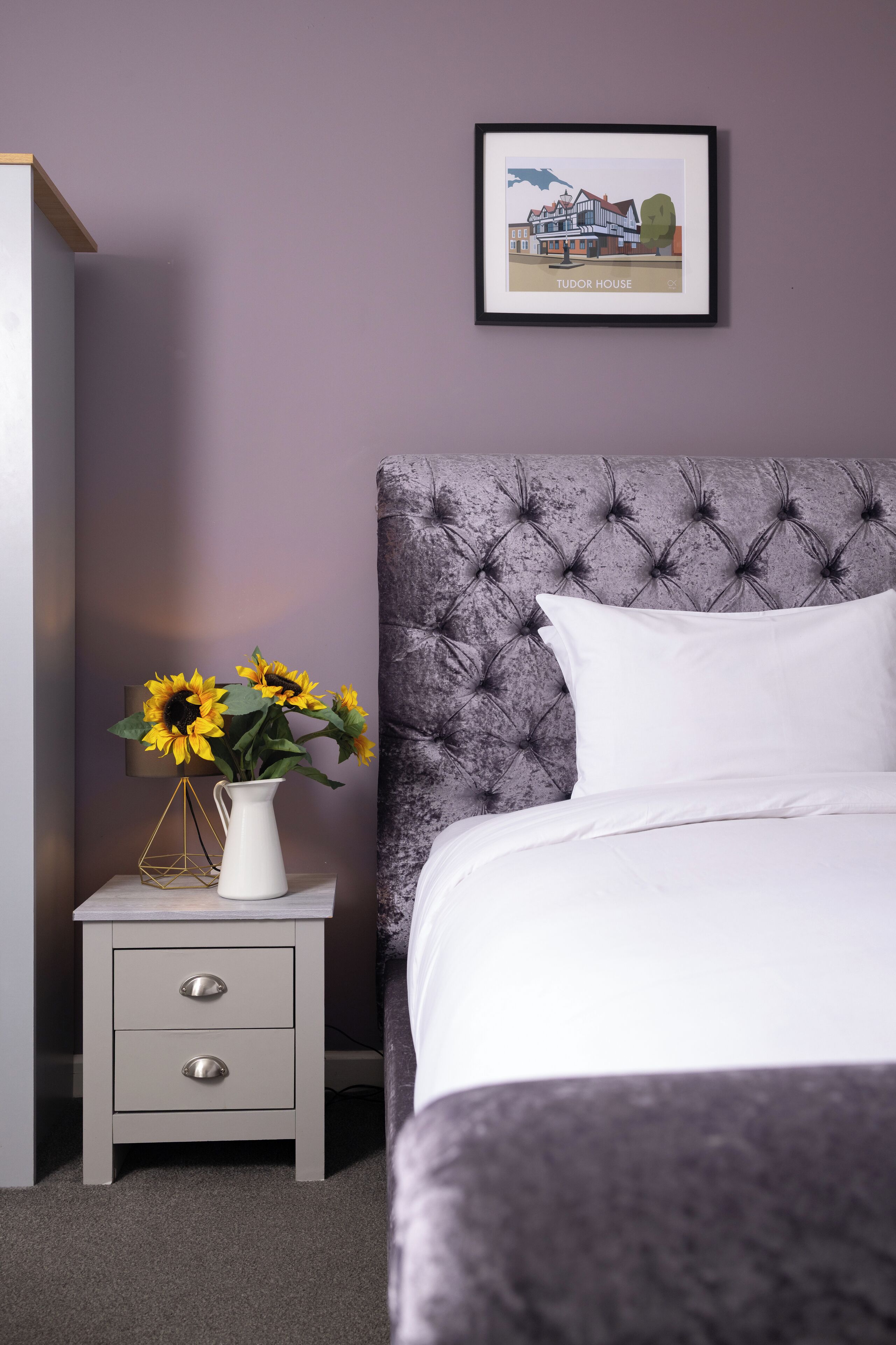 ラグジュアリー ダブルルーム キングベッド 1 台 | デスク、ノートパソコン用作業スペース、アイロン / アイロン台、WiFi (無料)