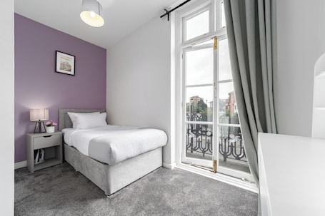 Standard Single Room | Desk, laptop workspace, iron/ironing board, free WiFi