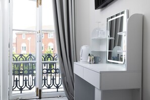 Chambre Simple Standard | Bureau, espace de travail pour ordinateur portable