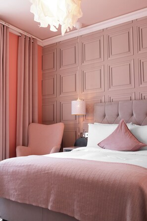 Standard Double Room | Desk, laptop workspace, iron/ironing board, free WiFi - Harbour Hub Hotel (Southampton)