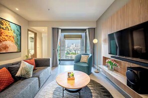 패밀리 스위트, 침실 3개, 클럽 라운지 이용, 시내 전망 | 이집트산 면 시트, 고급 침구, 오리/거위털 이불, 셀렉트 컴포트 침대