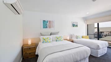 Iron/ironing board, WiFi