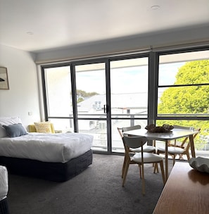 Interior - Bay View - The Trio Lorne (Lorne)