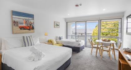 Bay View - The Trio Lorne