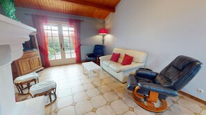 Télévision, cheminée