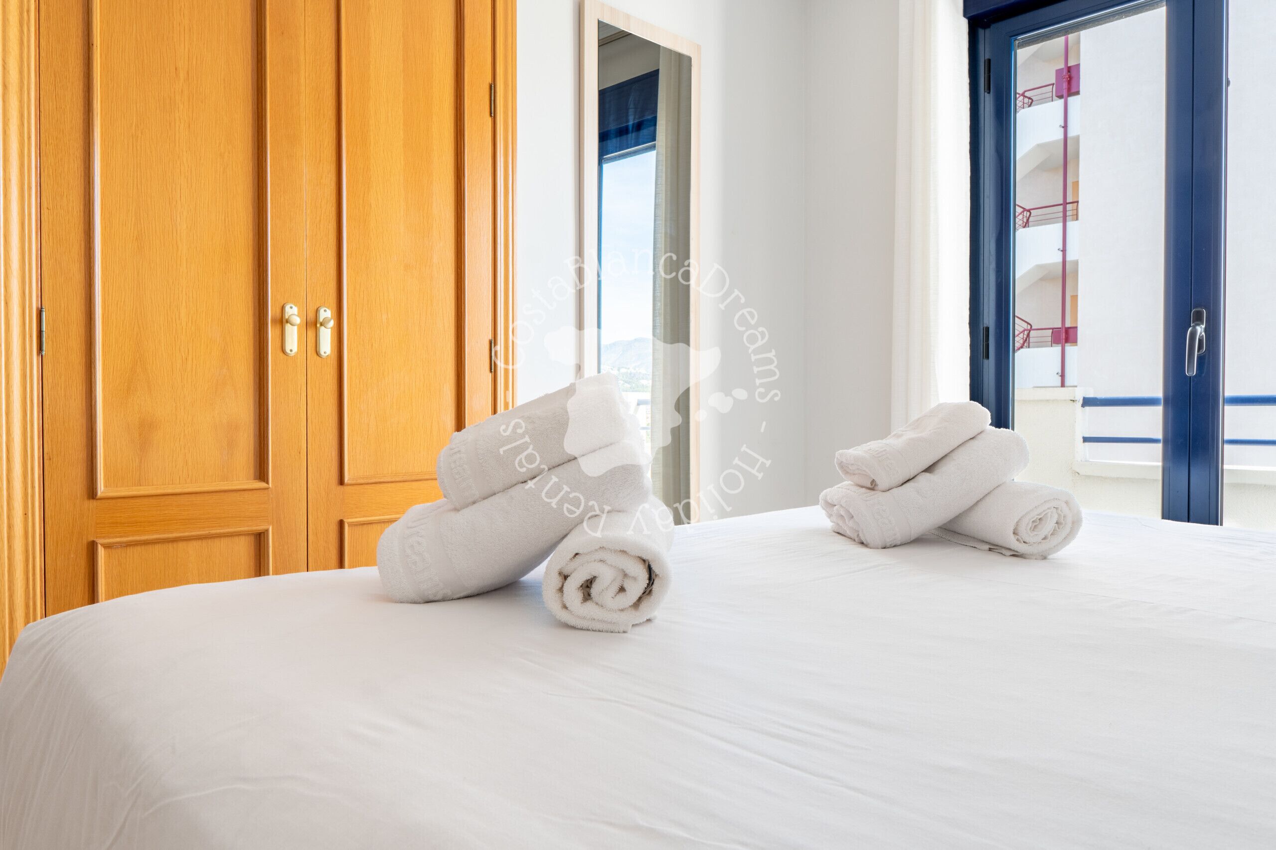 Iron/ironing board, free WiFi, bed sheets