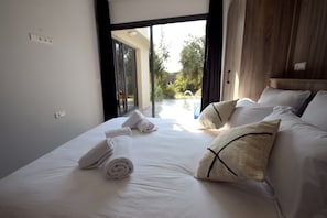 Tabla de planchar con plancha, cuna de viaje y wifi gratis