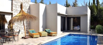 Villa Blanca • Purity & Modernity