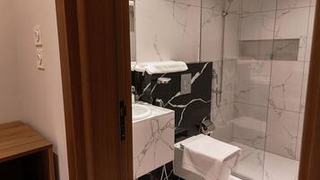 Towels, soap, shampoo, toilet paper