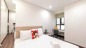 Presidential Suite, 2 Bedrooms, Club Lounge Access, City View | Egyptian cotton sheets, premium bedding, down comforters