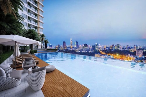 Vivian Boutique The Everrich Infinity