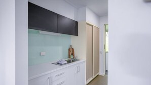 Unclassified image, 2 of 22, button - Bay View - Green Vista (Lorne)