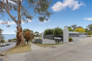 Property grounds - Bay View - Green Vista (Lorne)