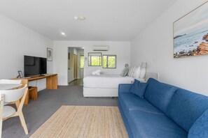 1 dormitorio, tabla de planchar con plancha, wifi