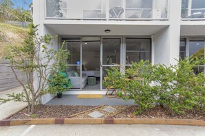 Exterior detail - Bay View - Palm Springs (Lorne)