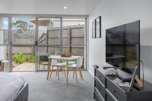 1 bedroom, iron/ironing board, WiFi - Bay View Breeze - Lorne (Lorne)