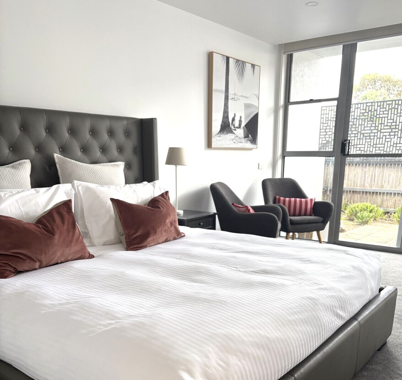 1 habitación, tabla de planchar con plancha y wifi 