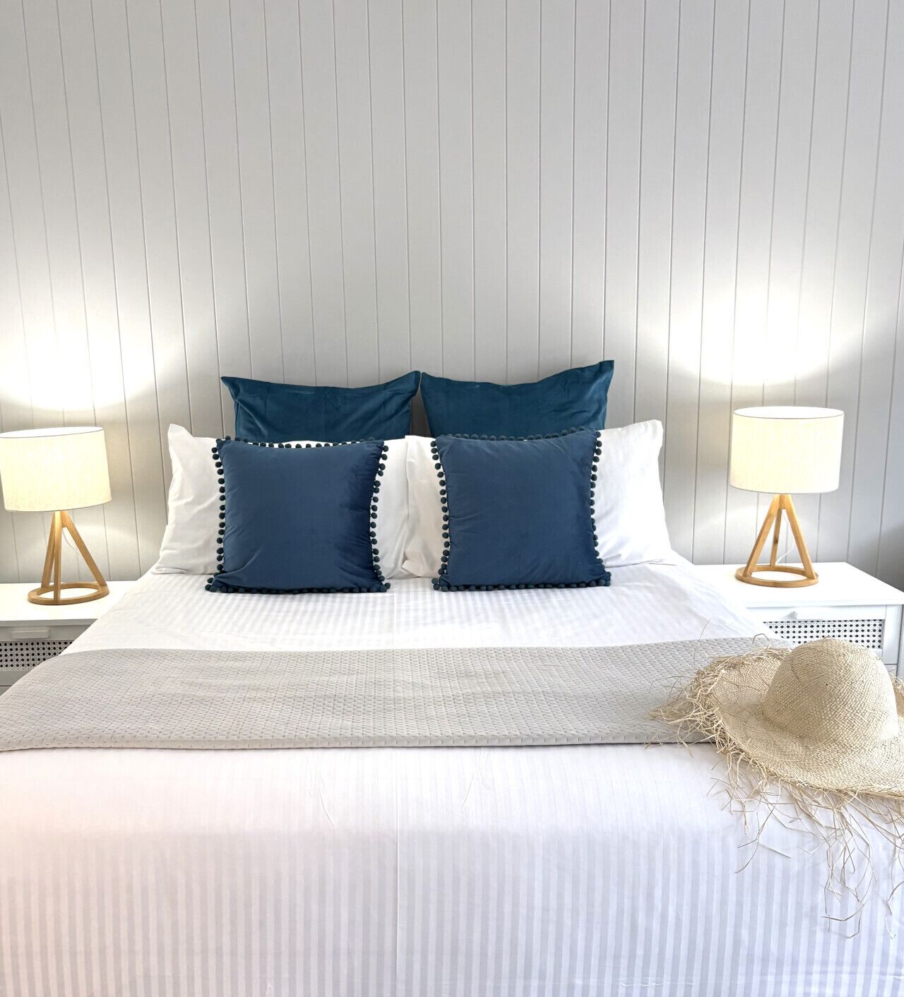 Tabla de planchar con plancha y wifi 