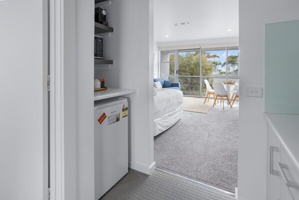 Unclassified image, 1 of 19, button - Bay View Sunrise - Lorne (Lorne)