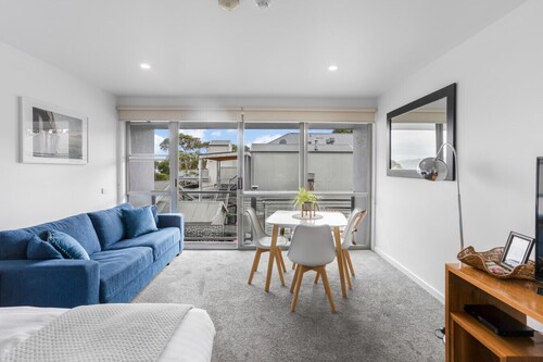 Bay View: Ocean Views (accessible)