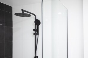Hair dryer, towels - Bay View Alfresco - Lorne (Lorne)