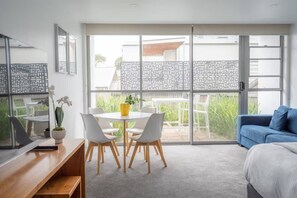 Living area - Bay View Alfresco - Lorne (Lorne)