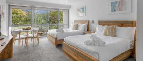 1 slaapkamer, een strijkplank/strijkijzer, wifi