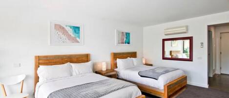 Iron/ironing board, WiFi