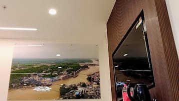 Family Room | In-room safe, desk, laptop workspace, blackout drapes