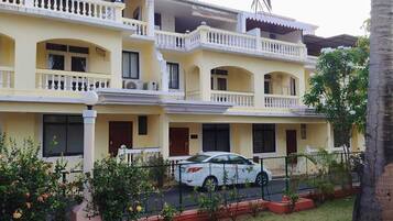 Fachada de la propiedad