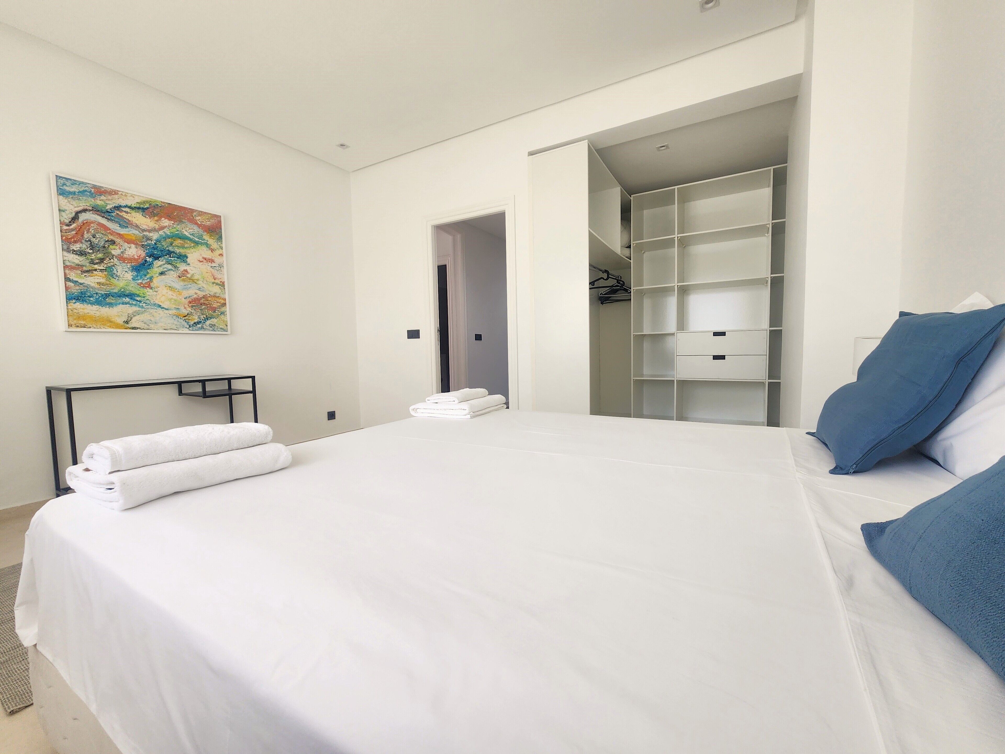 Iron/ironing board, travel cot, free WiFi, bed sheets