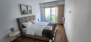 Iron/ironing board, travel cot, free WiFi, bed sheets